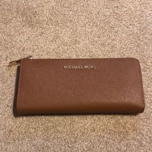 Michael Kors 3/4 zip Wallet